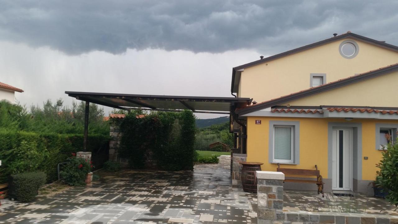 Apartma Brnistra Ginestra Koper Exterior foto